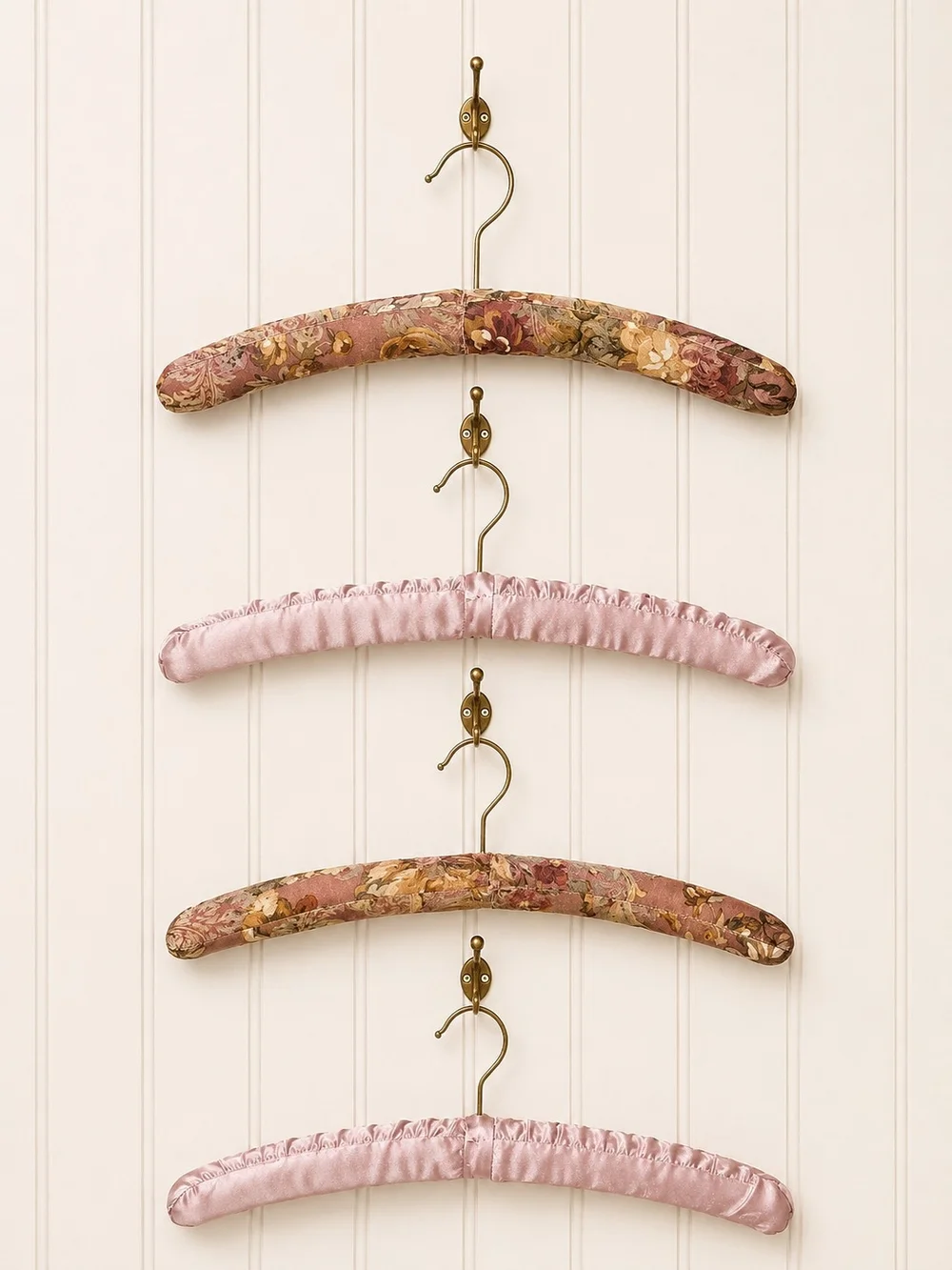 4 Padded Clothing Hangers For Delicate Garments